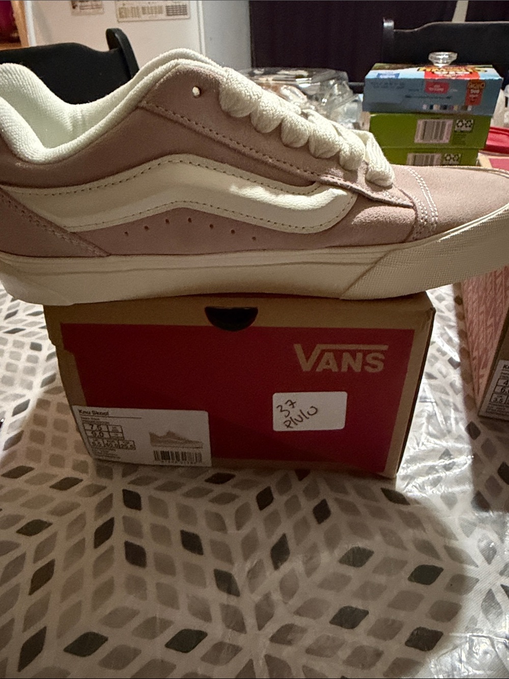 Vans Old Skool Men’s Pink and White Low-Top Sneakers